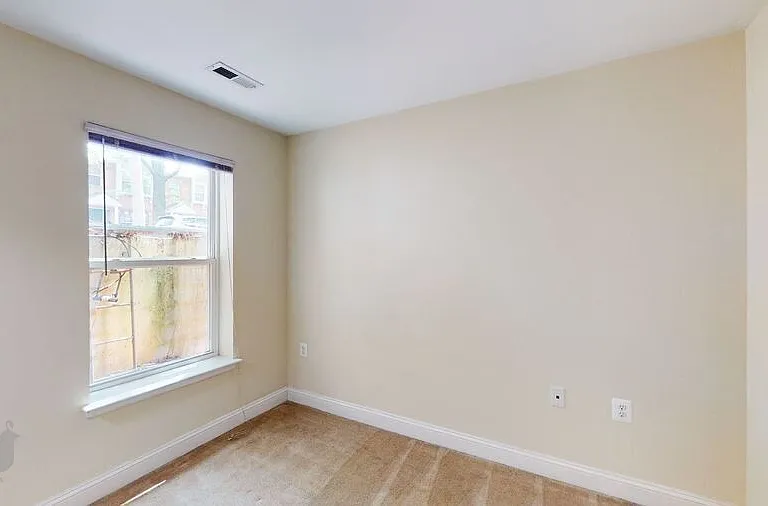 720 Barnes St NE — Photo 54