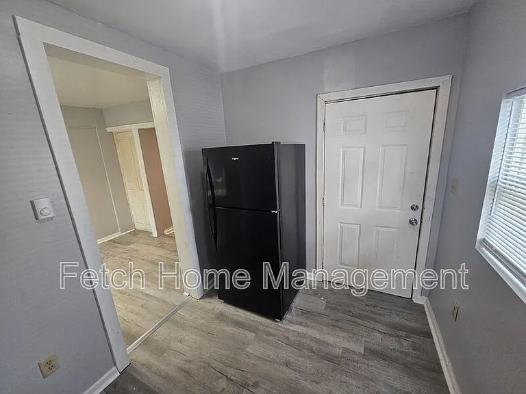 1854 Walnut St — Photo 9