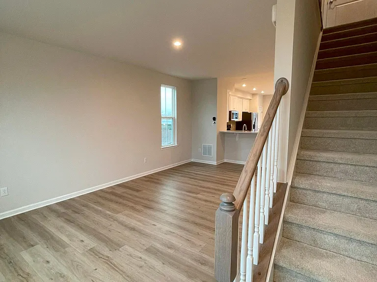 2 Sidney Ln — Photo 9