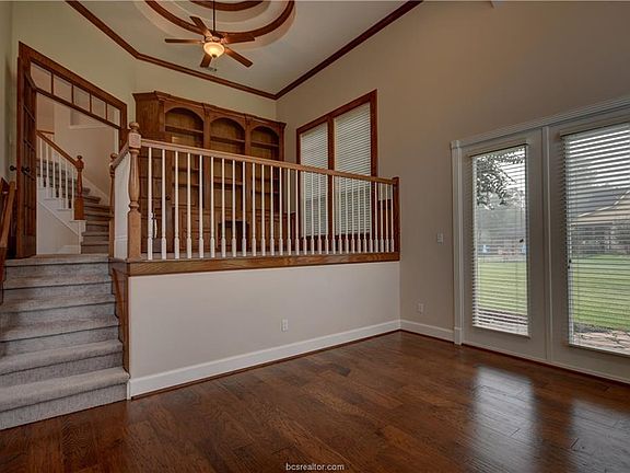 5th image of 3009 Creekside Dr