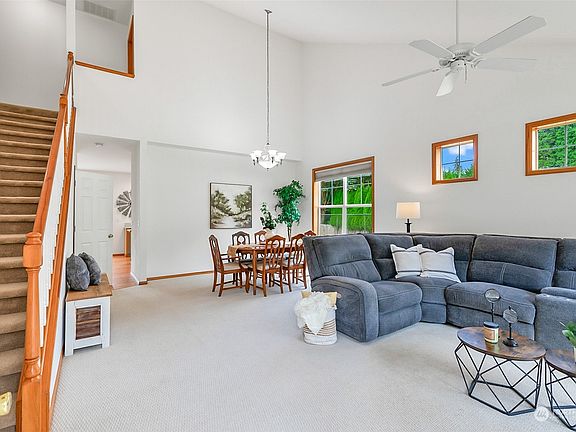 2nd image of 414 150th Avenue NE