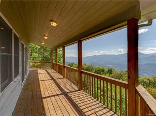 665 Summit Ridge Dr, Waynesville, NC 28786