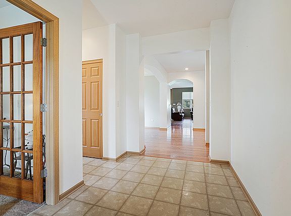 3rd image of 907 Nightshade Ln