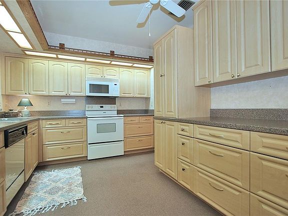 4th image of 11604 Parkview Ln