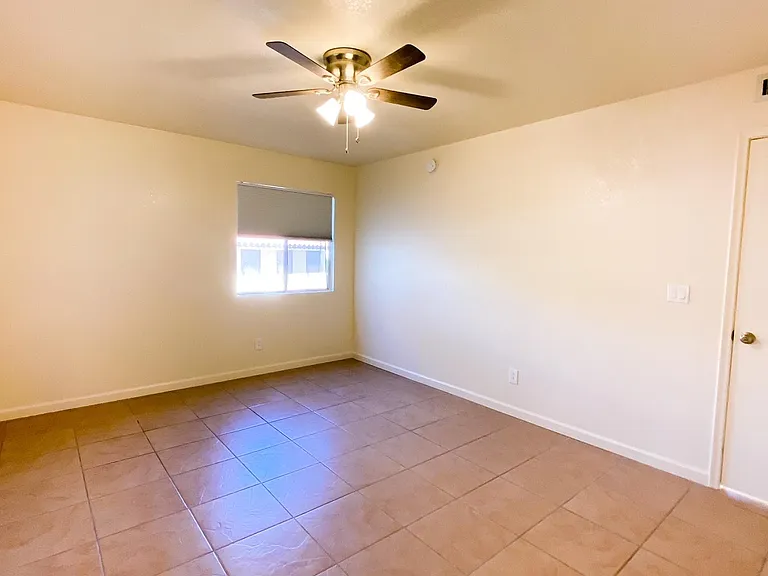 4215 Calle Barona #B — Photo 22