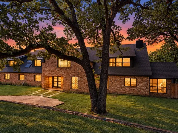 2114 Coral Dr, Arlington, TX 76010