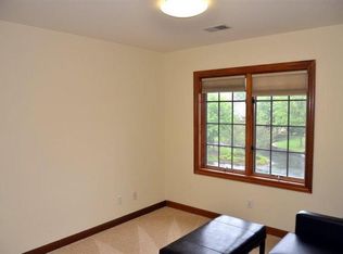 1725 Apple Blossom Dr, Munster, IN 46321