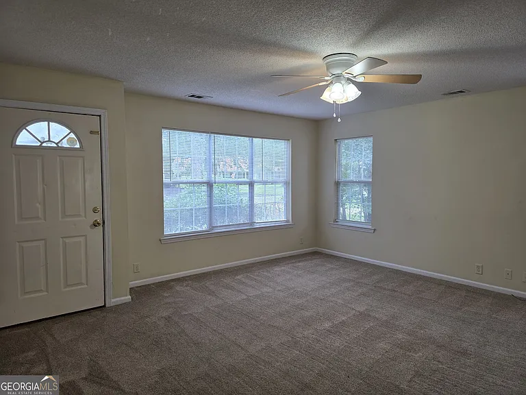 1213 Exley Dr — Photo 2