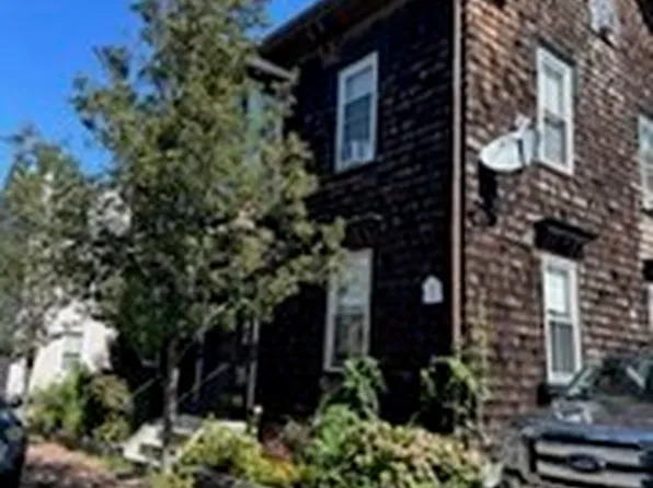 13 Pleasant St, Salem, MA 01970