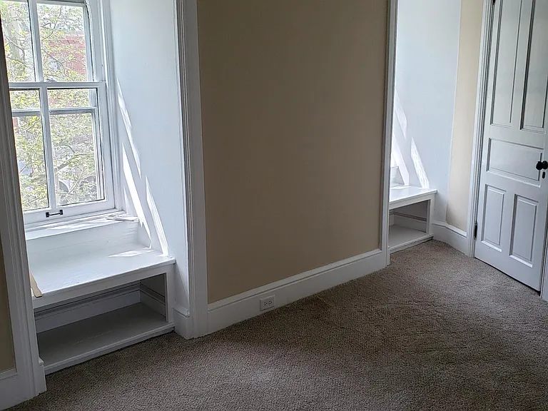 645 W Chestnut St #2 — Photo 11