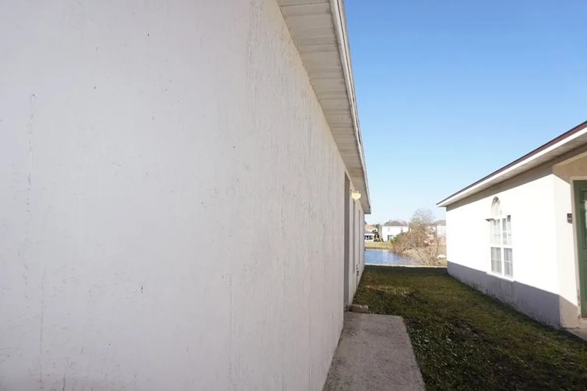 Building Photo - 6648 Gentle Oaks Dr E