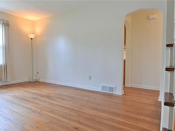 4th image of 517 Baldwin Ave