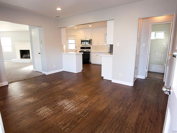 2nd image of 3875 Grandview Pl