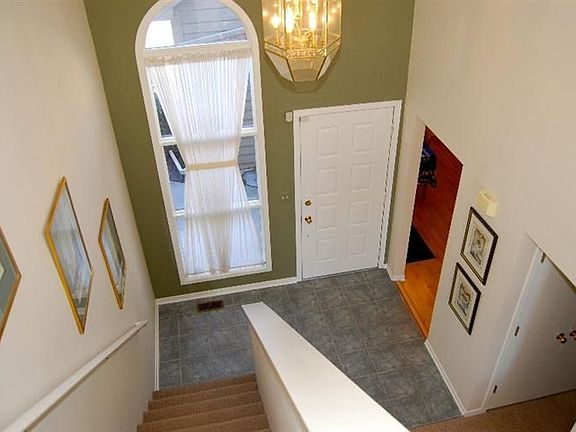 3rd image of 115 Ponds View Dr