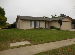 596 Yosemite Way, Salinas, CA 93906