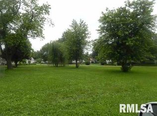 406 SW 3rd St, Atlanta, IL 61723