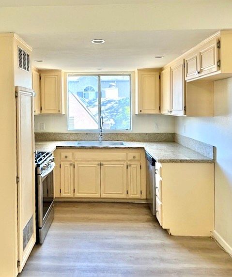 Tons of natural lighting in the kitchen