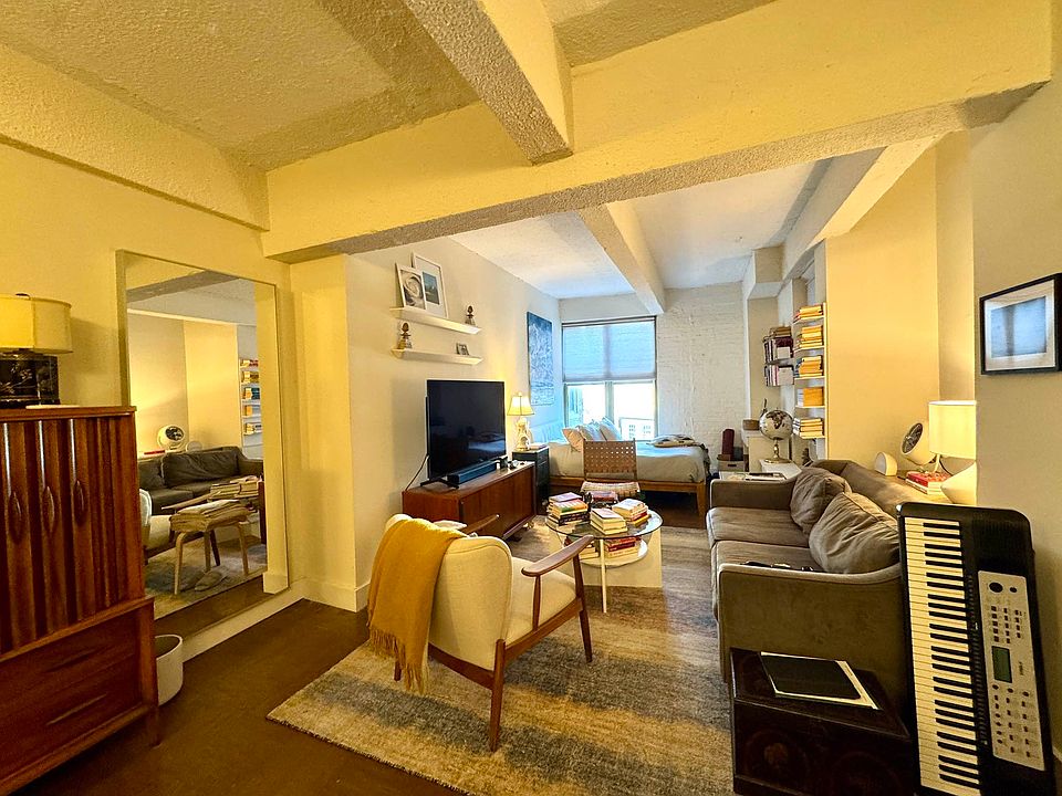 1st image of 30 Christopher St APT 4E