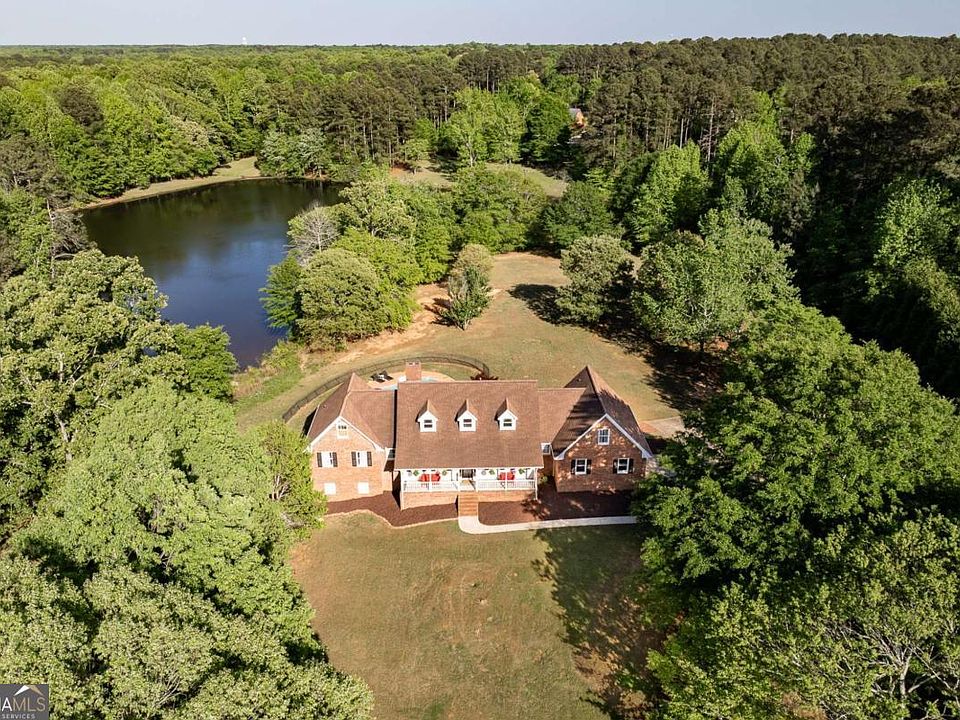 1st image of 136 Hidden Lake Dr