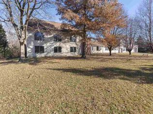 4504 Rockingham Rd, Davenport, IA 52802