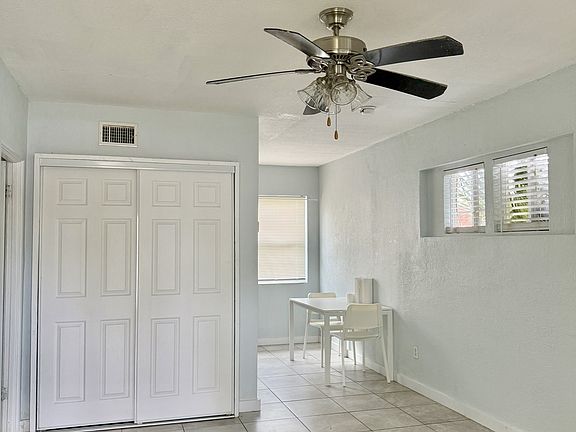 2nd image of 3057 Belden St