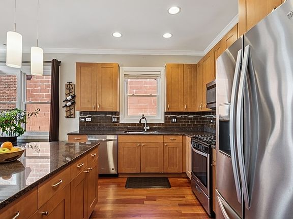 5th image of 4213 N Ashland Ave Unit 3