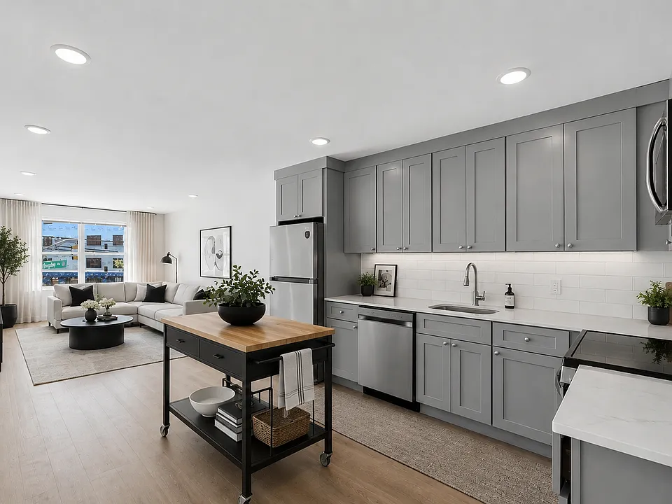 566 Springfield Ave #304