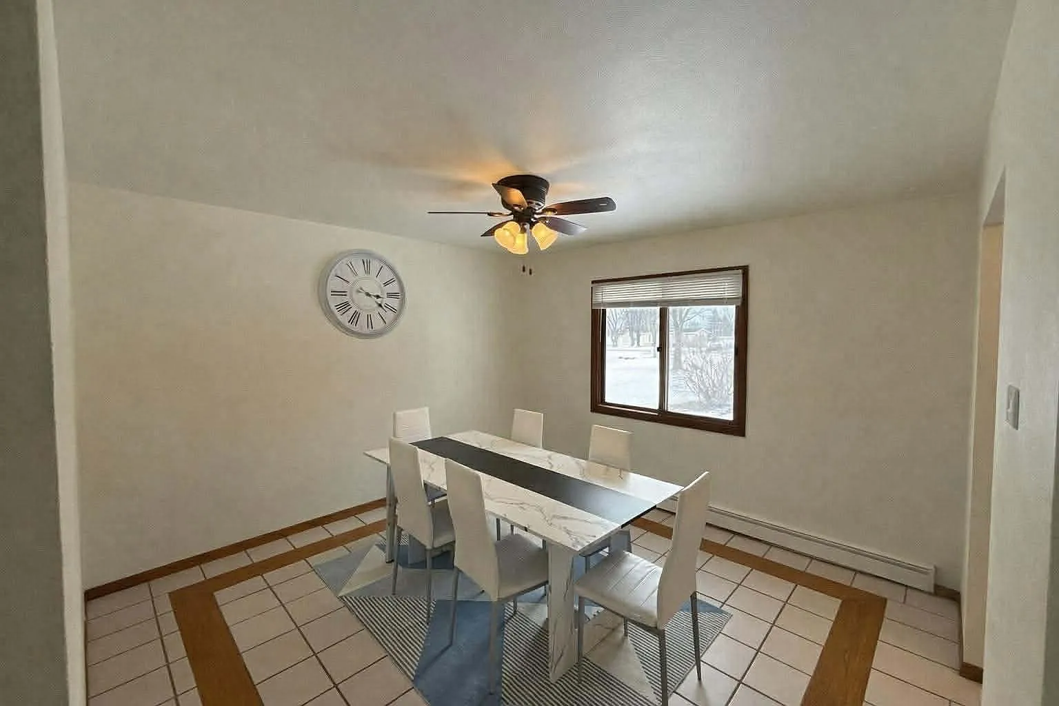 3 bed, 3950 sqft, $1,950 — Photo 3