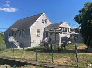 15 Edwards St, Bridgeport, CT 06606