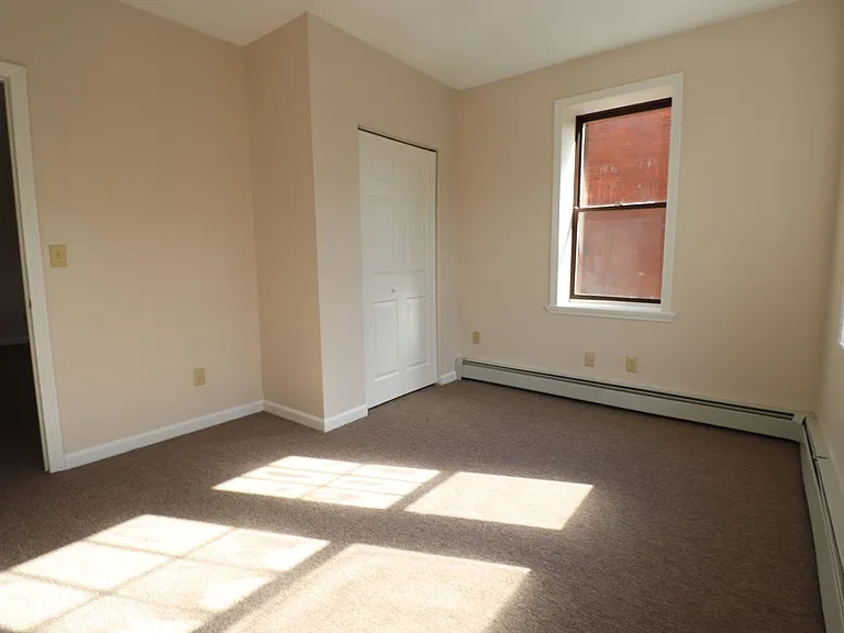 26 Congress St / Luca Investments LLC — Photo 3