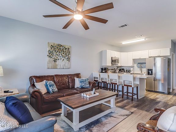 5th image of 1140 Century Oaks Dr #A