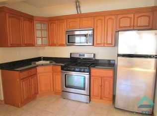38 Scholes St APT 2F, Brooklyn, NY 11206