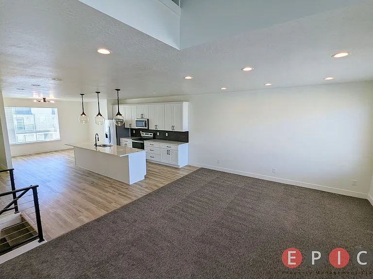 566 Lewski Lane - Residential — Photo 3