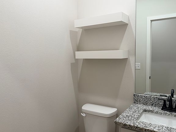 4th image of 623 Cosmos St