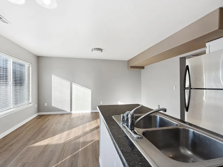 514 S Arthur St — Photo 10
