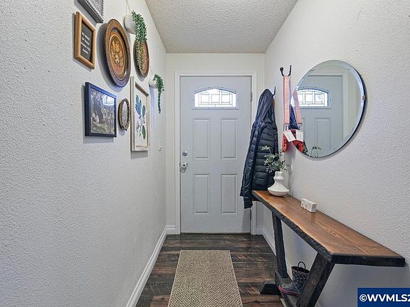 5th image of 778 Tierra Dr NE