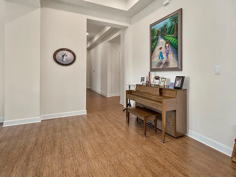 1810 Daly Way — Photo 19