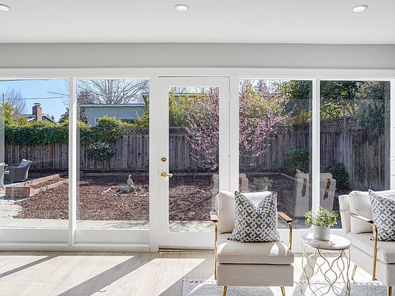3rd image of 1226 Lynn Way
