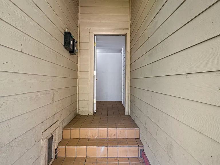 284 E 16th Ave #1 — Photo 3