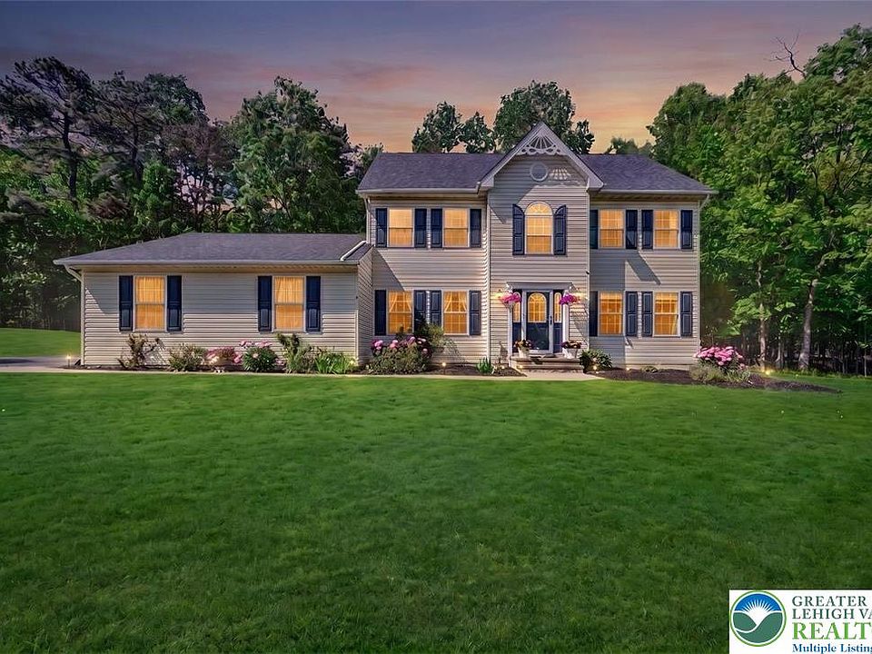 1st image of 915 Mundy Ln