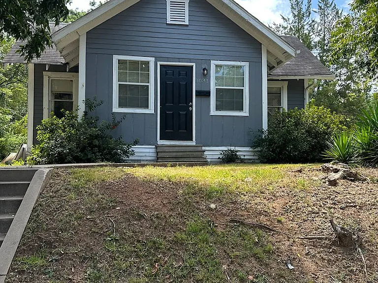 3031 Catherine St — Photo 1