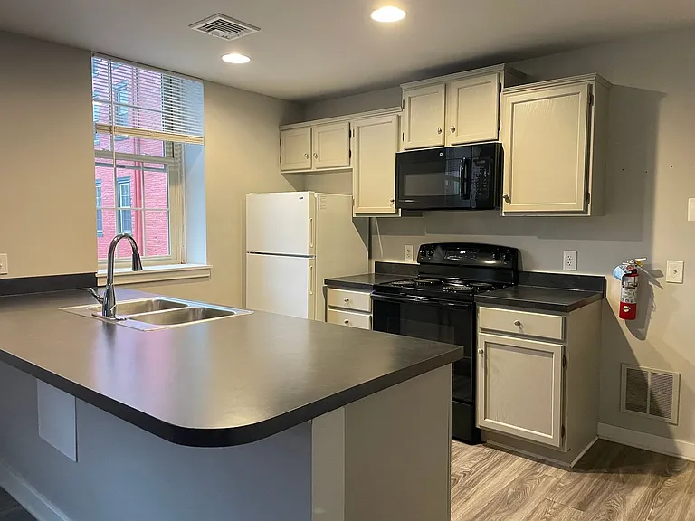 Welcome to Rosenwald Apartments - From Studios to 2 bedrooms Located in Downtown Lancaster! — Photo 24