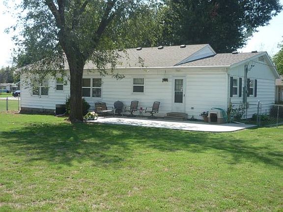 3rd image of 440 N Parmenter Ave
