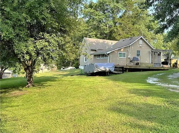 208 S Randolph St, Pleasant Hill, MO 64080