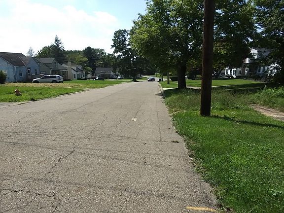 5th image of 456 W Hylda Ave