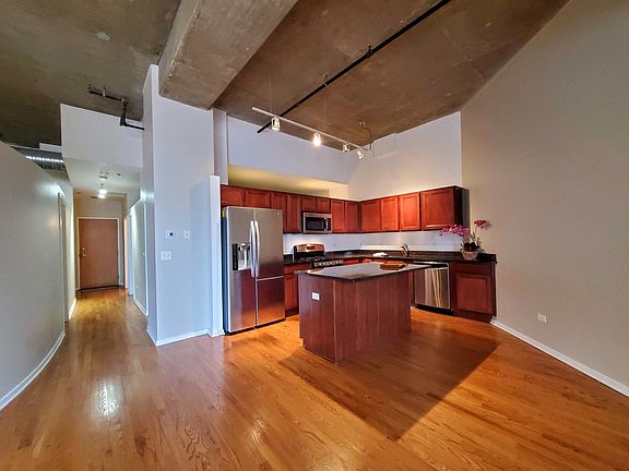 5th image of 849 N Franklin St Unit 1417