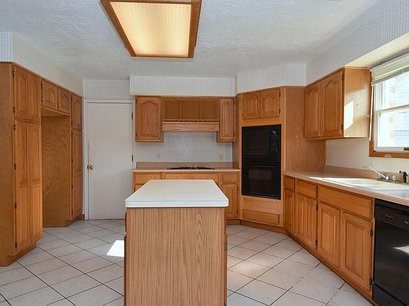 3rd image of 11402 Sagekaron Dr