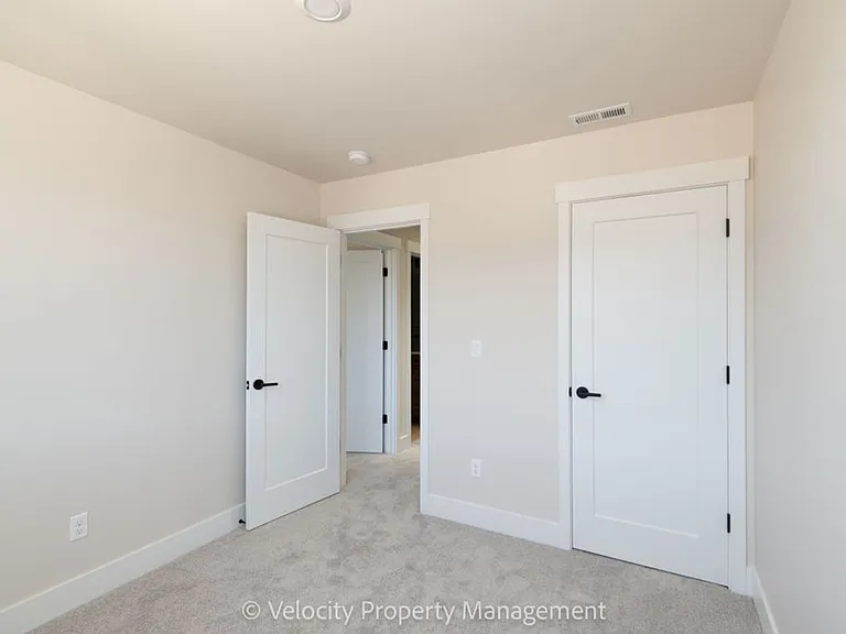 3032 NE Terreo Pl — Photo 18