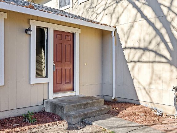 3rd image of 1091 Dickens Drive
