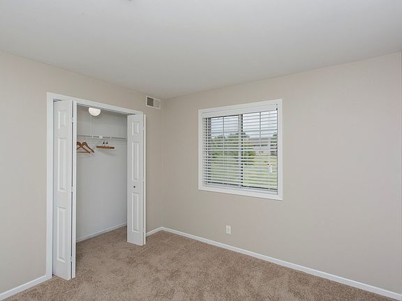 5th image of 960 Fairway Dr APT 104
